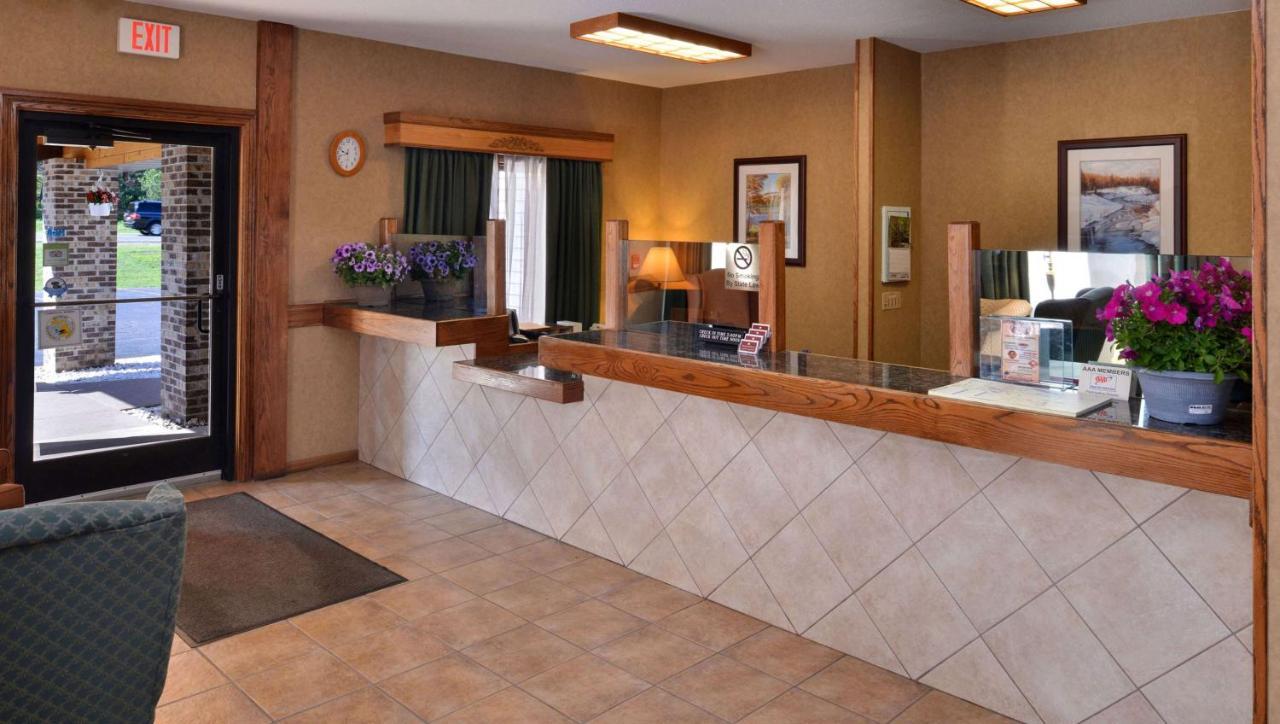 Magnuson Hotel Country Inn Ishpeming Exterior photo