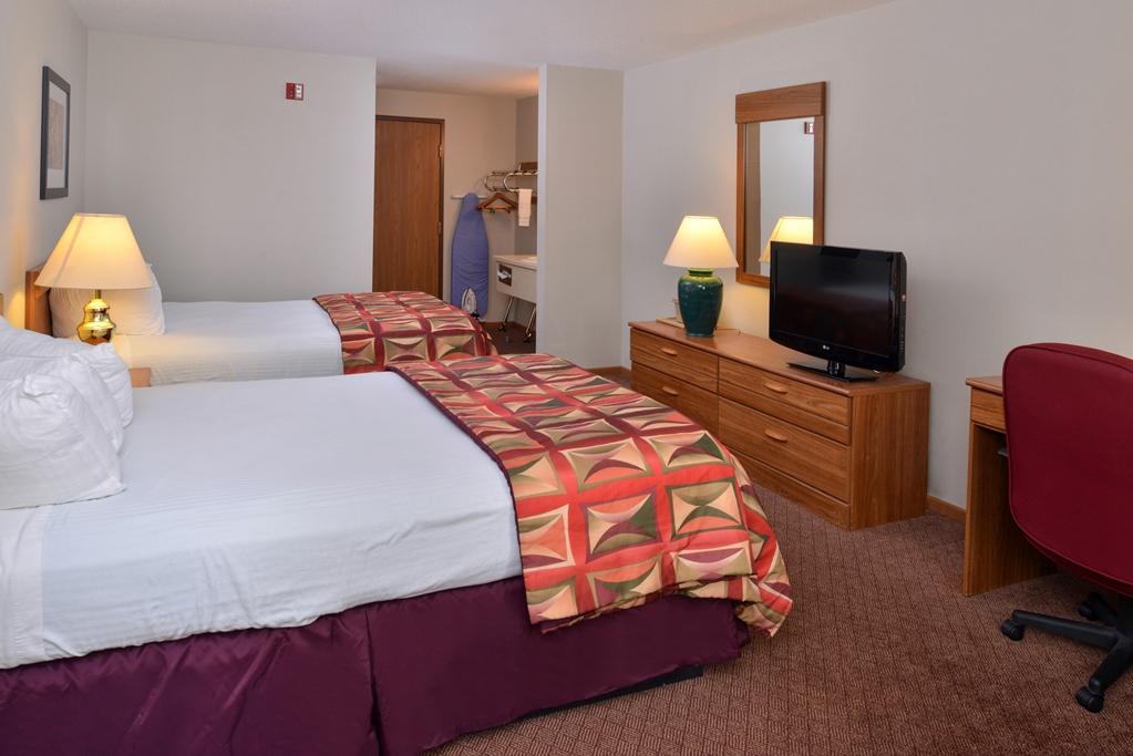 Magnuson Hotel Country Inn Ishpeming Room photo